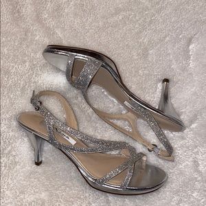 Nina Silver shiny formal shoe